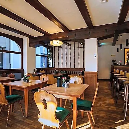 拉蓬蒙斯特广场酒店 3*